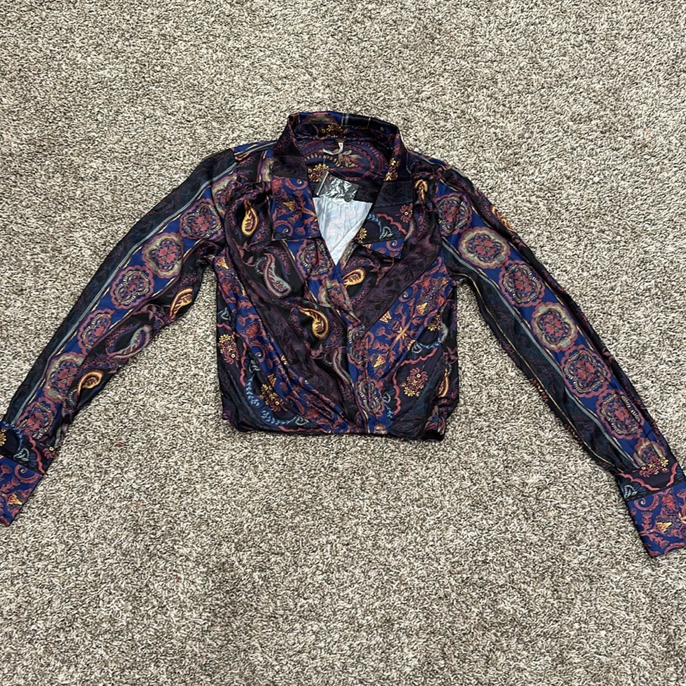Purple Paisley Wrap Crop Top - Women - Picture 3 of 6